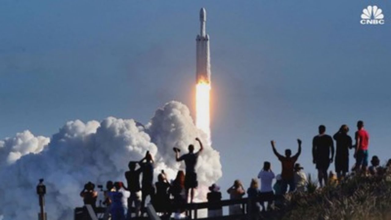 Musk’s SpaceX launches Falcon Heavy on first military mission to space