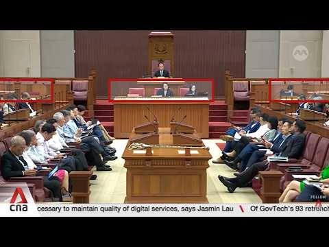見直し後、議会書記官や言語担当官の待遇改善か