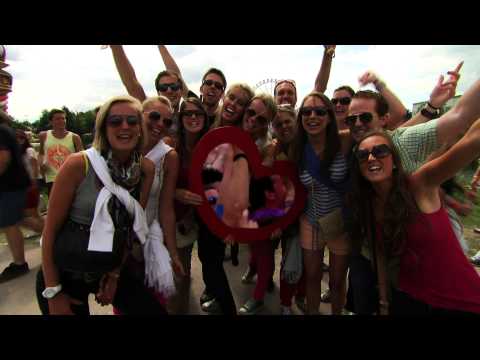 David Guetta - Who's The Star at Tomorrowland 2012 - UCsN8M73DMWa8SPp5o_0IAQQ