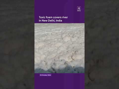Toxic foam covers river in India