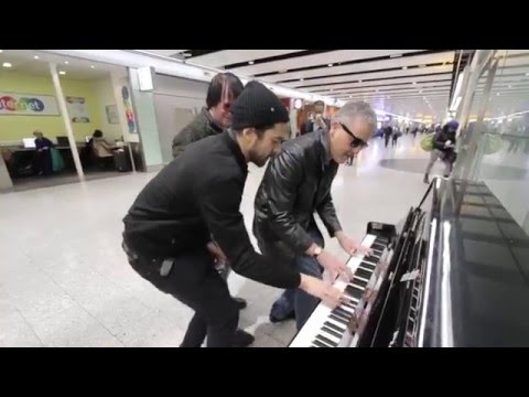 THREE PIANO DUDES BOOGIE WOOGIE THE AIRPORT - UClw8Huc_XZcz46GJh5Z0wuA