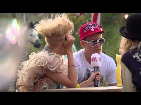 NERVO interview Like Mike & Dimitri Vegas at Tomorrowland 2012 - UCsN8M73DMWa8SPp5o_0IAQQ