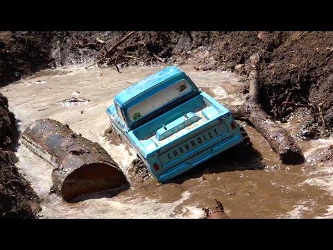 MUDDY EXPANDED BACKYARD SCALE TRAiL PARK - GROUP RC PLAY DAY! PT 1 | RC ADVENTURES - UCxcjVHL-2o3D6Q9esu05a1Q