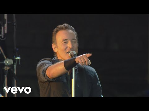 Bruce Springsteen - Dancing in the Dark (from Born In The U.S.A. Live: London 2013) - UCkZu0HAGinESFynhe3R4hxQ