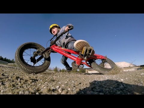 GoPro: BMX Twins - UCqhnX4jA0A5paNd1v-zEysw