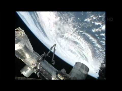 Hurricane Sandy From Space - Bears Down On Megalopolis - UCVTomc35agH1SM6kCKzwW_g