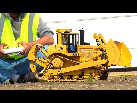 YouTube GOLD Eps. 8 - 58lb BULL DOZER D10T RiPS ME a NEW ONE! RC4WD 1/14 scale DXR2 | RC ADVENTURES - UCxcjVHL-2o3D6Q9esu05a1Q