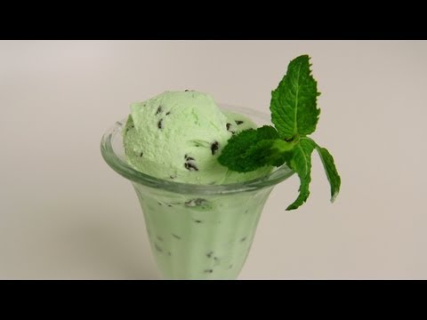 Homemade Mint Chocolate Chip Ice Cream Recipe - Laura Vitale - Laura in the Kitchen Episode 400 - UCNbngWUqL2eqRw12yAwcICg