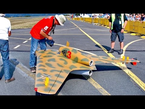 GIANT RC GOTHA P60.A SCALE MODEL TURBINE JET FLIGHT DEMO / United-RC-Flights Bayreuth 2016 - UCH6AYUbtonG7OTskda1_slQ