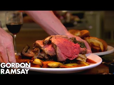 Stuffed Rib of Beef with Horseradish Yorkshire Puddings | Gordon Ramsay - UCIEv3lZ_tNXHzL3ox-_uUGQ