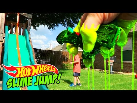 Hot Wheels Cars SLIME Jump Challenge for Shark Week - Hot Wheels Stunt by KidCity - UCCXyLN2CaDUyuEulSCvqb2w