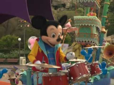 Behind-the-scenes: Mickey's Soundsational Parade rehearsals at Disneyland - UCYdNtGaJkrtn04tmsmRrWlw