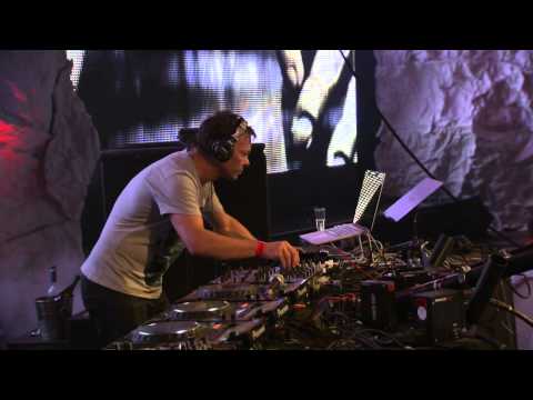 Pete Tong (2) at Tomorrowland 2012 - UCsN8M73DMWa8SPp5o_0IAQQ