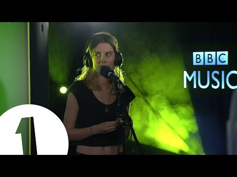 Wolf Alice covers alt-J's Matilda in the Live Lounge - UC-FQUIVQ-bZiefzBiQAa8Fw