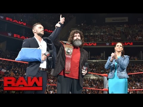 Finn Bálor relinquishes the WWE Universal Championship: Raw, Aug. 22, 2016 - UCJ5v_MCY6GNUBTO8-D3XoAg