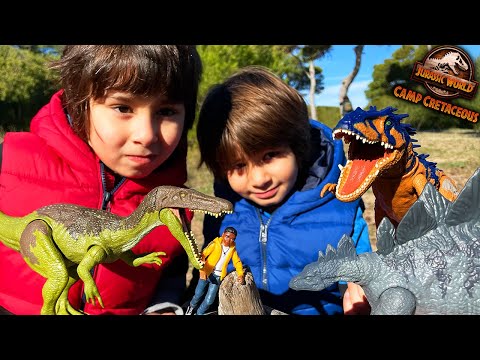 Los DINOSAURIOS de CAMP CRETACEOUS Jurassic World entrenan con Dani y Evan