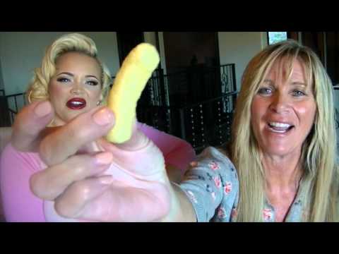 Americans try Japanese snacks - UCl_7G_EEztxB1-oz5zZ8-Xw