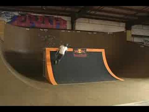 Halloween BMX: Red Bull Trick or Treat - UCblfuW_4rakIf2h6aqANefA