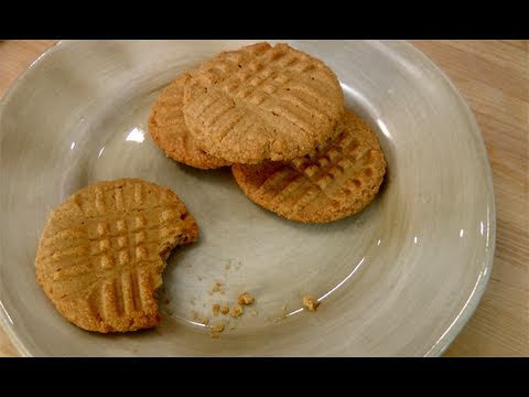 How to Make Peanut Butter Cookies - Recipe by Laura Vitale - Laura in the Kitchen Ep 114 - UCNbngWUqL2eqRw12yAwcICg