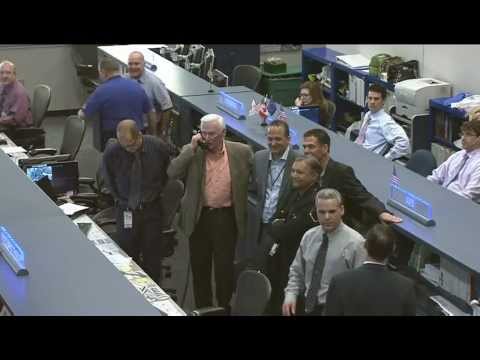 Last Moonwalker Gene Cernan Calls Space Station | Video - UCVTomc35agH1SM6kCKzwW_g