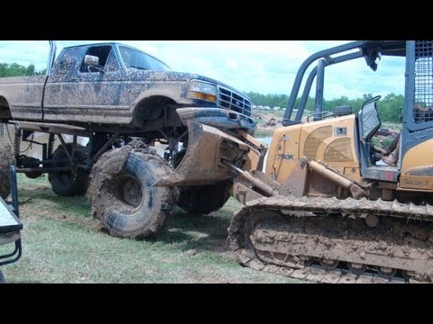 FORD CRUMBLES IN PATH OF BIG BLOCK CHEVY!! - UC-mxnplD2WcxualV1Ie0pjA