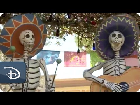 Día de los Muertos During Halloween Time | Disneyland Park - UC1xwwLwm6WSMbUn_Tp597hQ