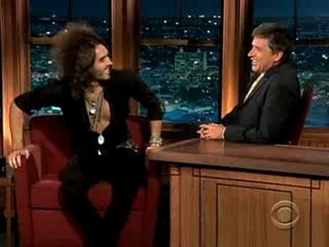 Russell Brand talks about British prejudice towards the U.S. - UClzCn8DxRSCuMFv_WfzkcrQ