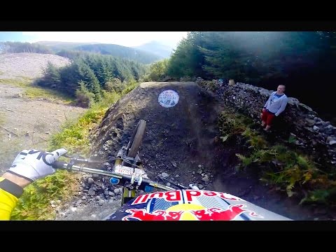 Gee Atherton Charges Down Aggressive MTB trail: GoPro View | Red Bull Hardline - UCXqlds5f7B2OOs9vQuevl4A