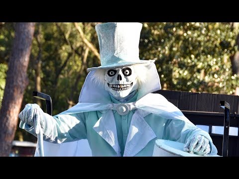 Disney's Fort Wilderness Halloween Golf Cart Parade 2017 w/ Hatbox Ghost, WALL-E, Moana, Chip & Dale - UCe-gHr2O_LP7t0YJYHZQZlg