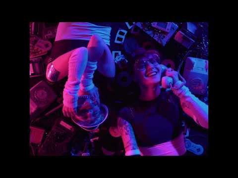 BLOWSOM - Stand Out (Official Music Video) - UCDzWQilDbBuelO4mGDPv1Vw