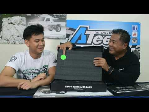 Unboxing the Boom Racing BRX01 Chassis Kit BR8002 w/ Jason and KRONIK - UCflWqtsSSiouOGhUabhKTYA