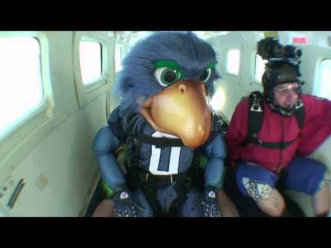 Seahawks mascot goes skydiving! - UCblfuW_4rakIf2h6aqANefA