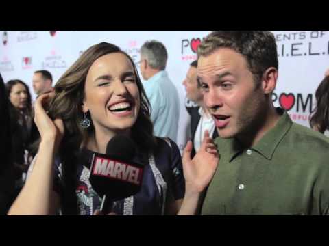 Iain de Caestecker & Elizabeth Henstridge – Marvel’s Agents of S.H.I.E.L.D. on the Red Carpet - UCvC4D8onUfXzvjTOM-dBfEA