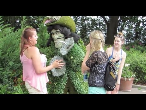 Disney Prank: Capt. Hook topiary surprises guests at Epcot during Flower and Garden Festival - UCFpI4b_m-449cePVasc2_8g