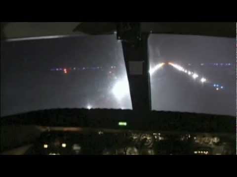 Learjet Night Landing in Snowstorm! - UCr8T9rFNMB3tLAW2TSFZc2A