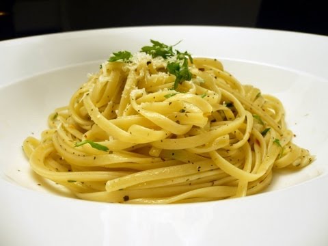 Linguini a la carbonara // recetas de comida italiana // recetas de pastas - UClIHawzMOBFQc1QZu2XYuoQ