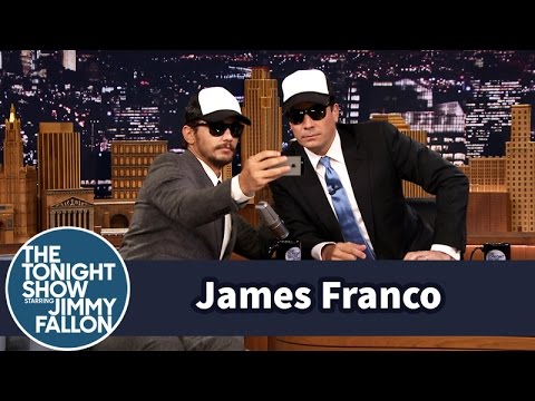 James Franco Gives a Fan Selfie Tutorial - UC8-Th83bH_thdKZDJCrn88g