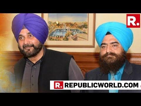 Video - WATCH Controversy | Navjot Singh Sidhu's Friend Gopal Chawla BURNS The Tricolour In Lahore #Shocking #India #Politics