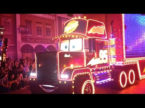 Disney's Paint The Night LED Parade at Hong Kong Disneyland - UCFpI4b_m-449cePVasc2_8g