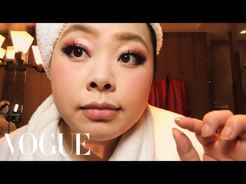 Naomi Watanabe’s Guide to Glitter Eyes and Bold Lips | Beauty Secrets | Vogue - UCRXiA3h1no_PFkb1JCP0yMA