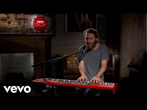 Chet Faker - Talk Is Cheap – Vevo dscvr (Live) - UC2pmfLm7iq6Ov1UwYrWYkZA