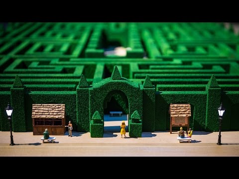 Adam Savage's Overlook Hotel Maze Model - UCiDJtJKMICpb9B1qf7qjEOA
