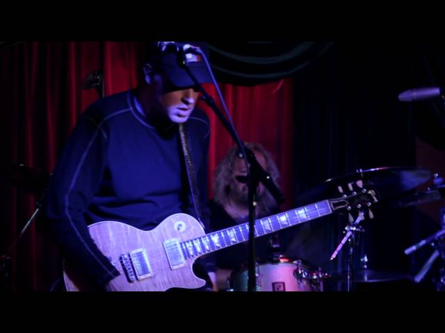 Gregg Henry is a Master of the Blues