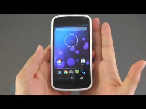 White Nexus 4 unboxing and hands-on - UCwPRdjbrlqTjWOl7ig9JLHg