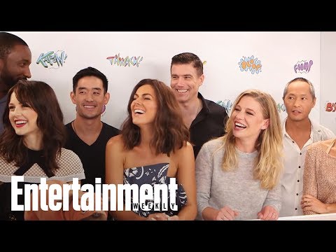Marvel's Inhumans Cast On Black Bolt's Signing, Acting Challenges | SDCC 2017 | Entertainment Weekly - UClWCQNaggkMW7SDtS3BkEBg