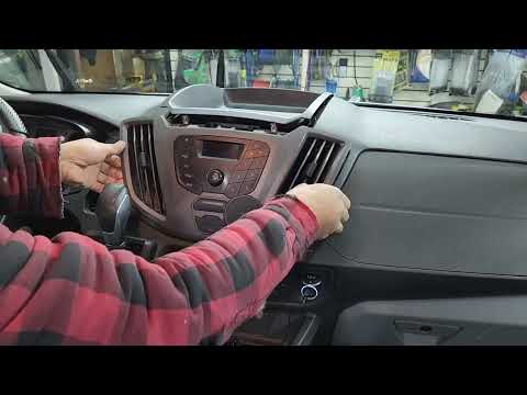 Как правильно снять автомагнитолу с Ford Transit 8: пошаговая инструкция