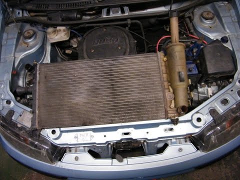 Comment démonter et remplacer le radiateur - Fiat Punto (188, MK 2)
