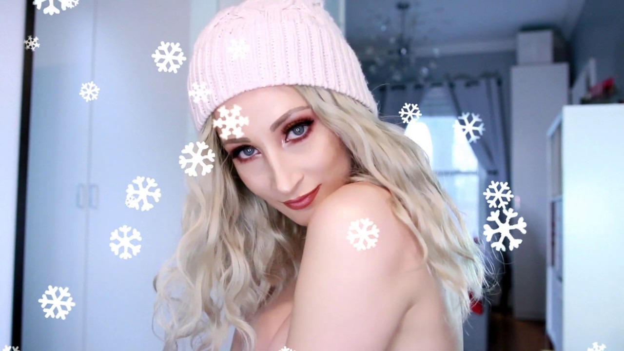 Pretty in Pink Knits Christmas Patreon Preview I Holly Wolf