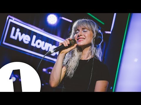 Paramore cover Drake's Passionfruit in the Live Lounge - UC-FQUIVQ-bZiefzBiQAa8Fw