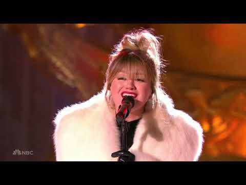 Kelly Clarkson - Santa, Can't You Hear Me (Live from Christmas in Rockefeller Center 2023)